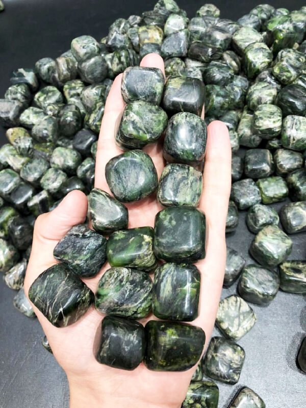 Top Quality Nephrite Tumbled